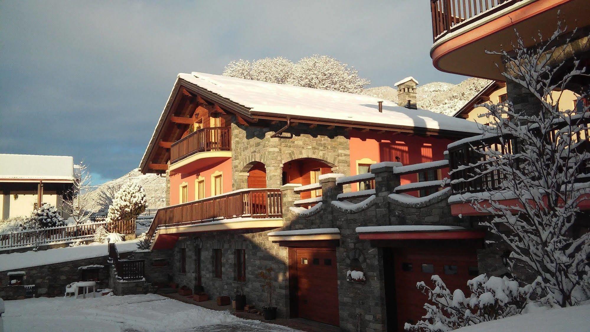 Les Vrais Rayons Hotel Verrayes Exterior photo